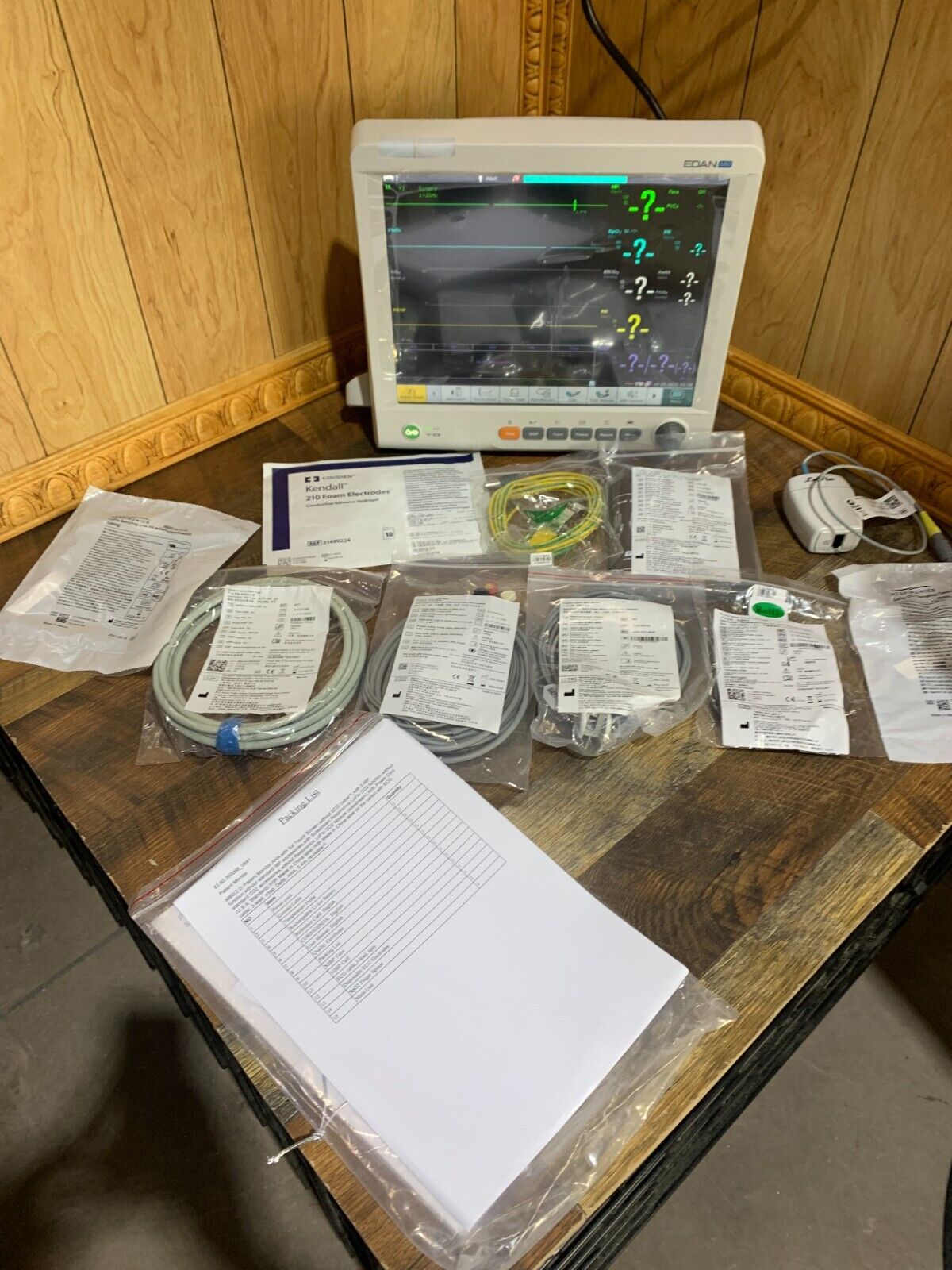 EDAN IM8 12" Patient Monitor ECG, RESP, NIBP, SpO2, Temp and Mainstream ETCO2