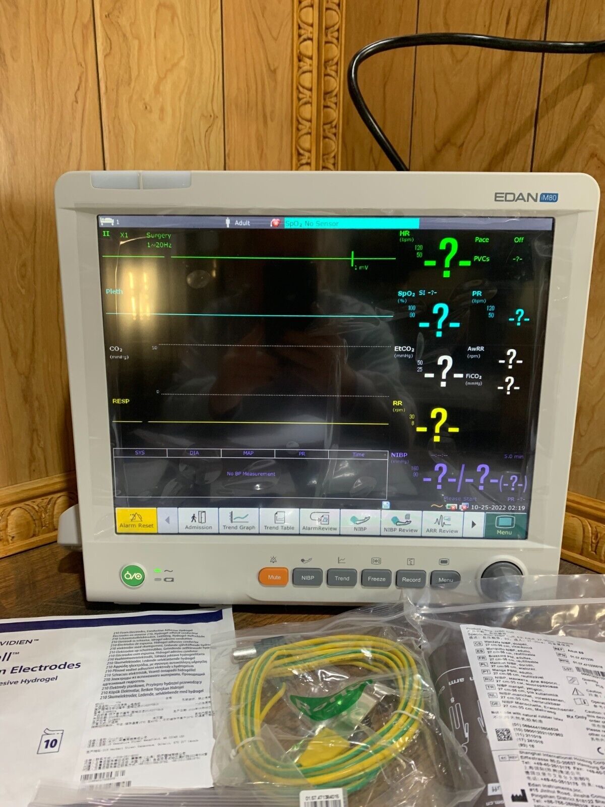 EDAN IM8 12" Patient Monitor ECG, RESP, NIBP, SpO2, Temp and Mainstream ETCO2 - Image 2