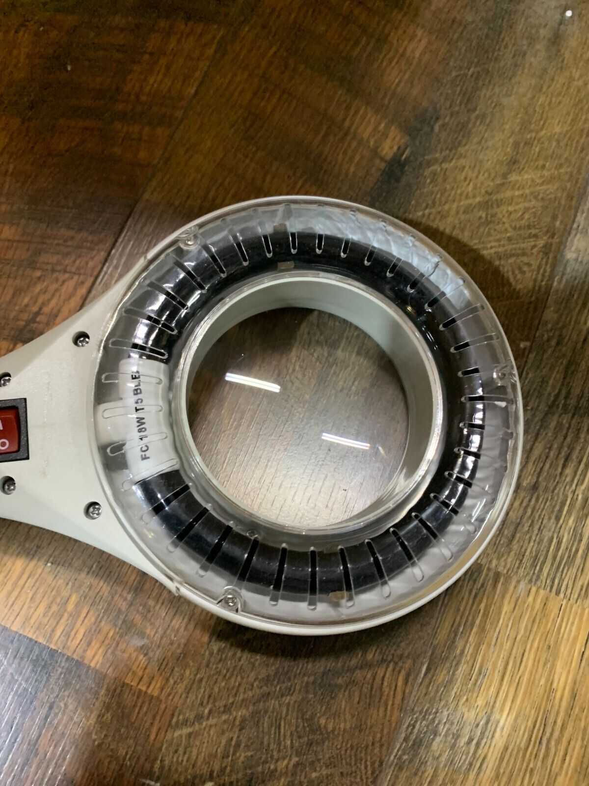 Dazor J401-5-HHM Handheld Magnifier Lamp, 120V 50/60Hz, 18W BLB - Image 2