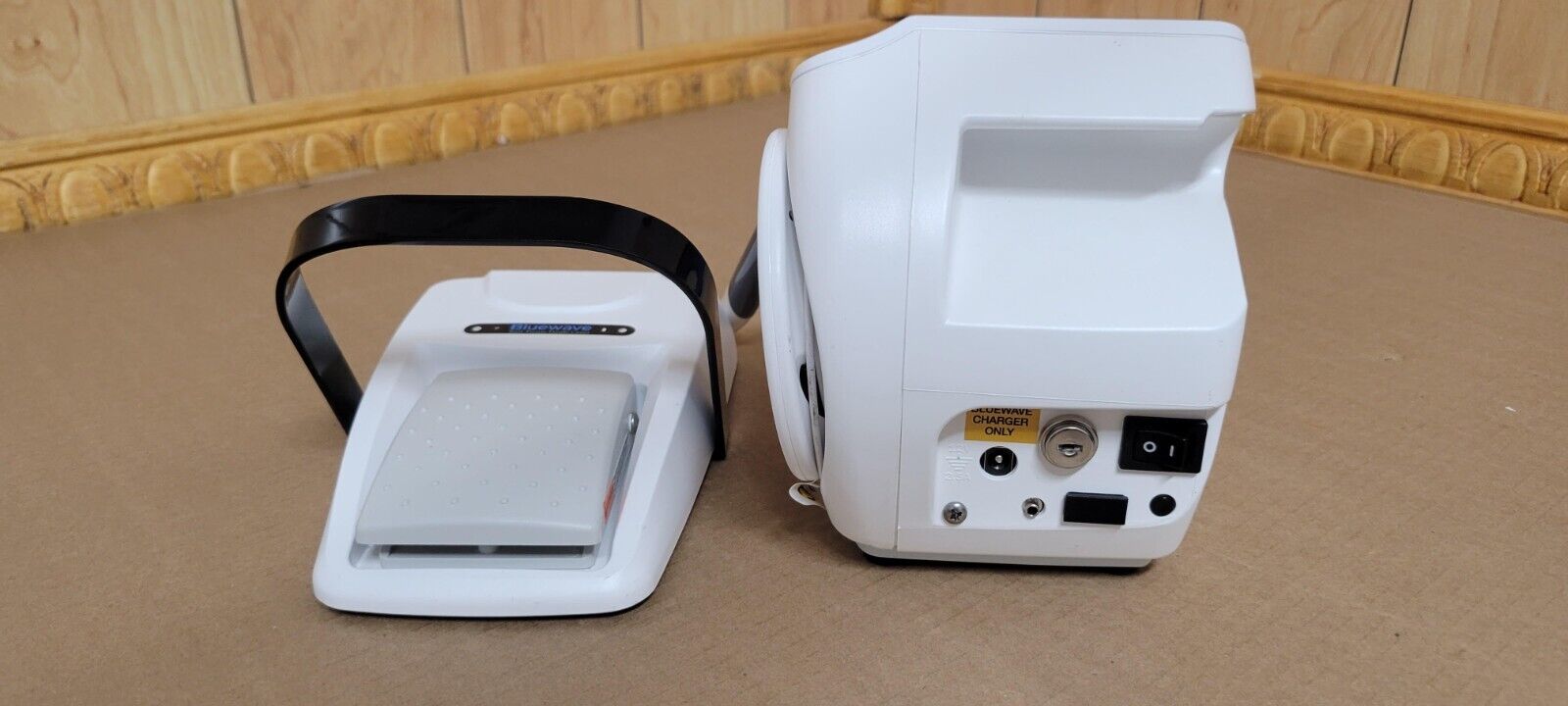 (PRE-OWNED Lightly Used) BLUE WAVE Soft Tissue DIODE LASER - Image 4