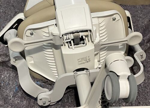 A-Dec Doctors Stool 521 With Swivel Arms - Image 7