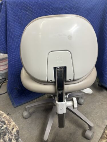 Adec Dr. Stool - Image 4