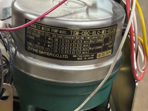 Adec 1040 Hydraulic Pump, Mainafold, Reservoir, And Hoses - Image 5